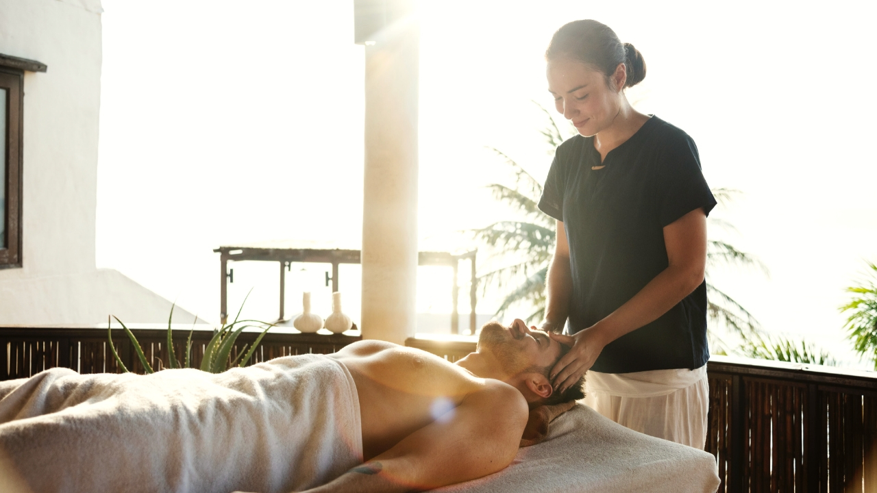 Lomi Massage Therapie Ausbildung Ziel